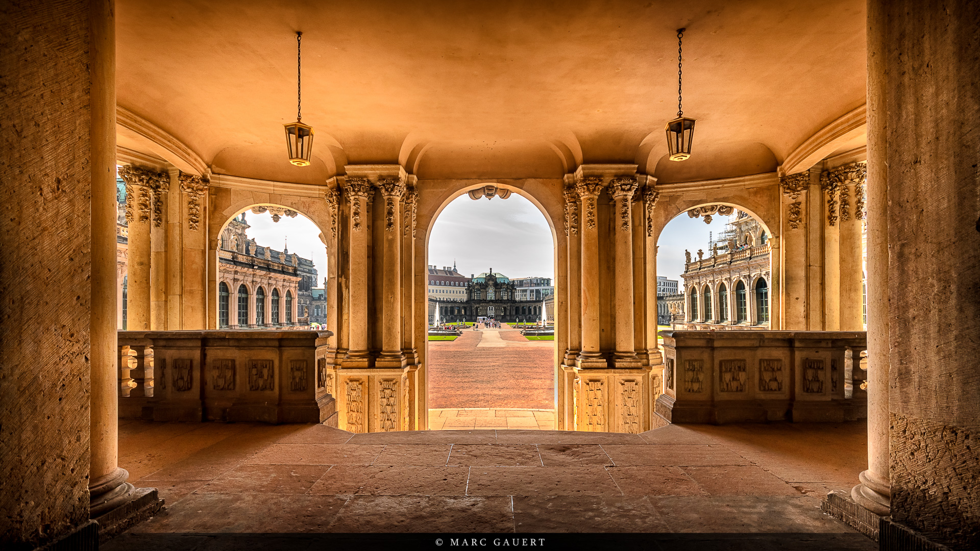 Blick aus dem Wallpavillon im Dresdener Zwinger